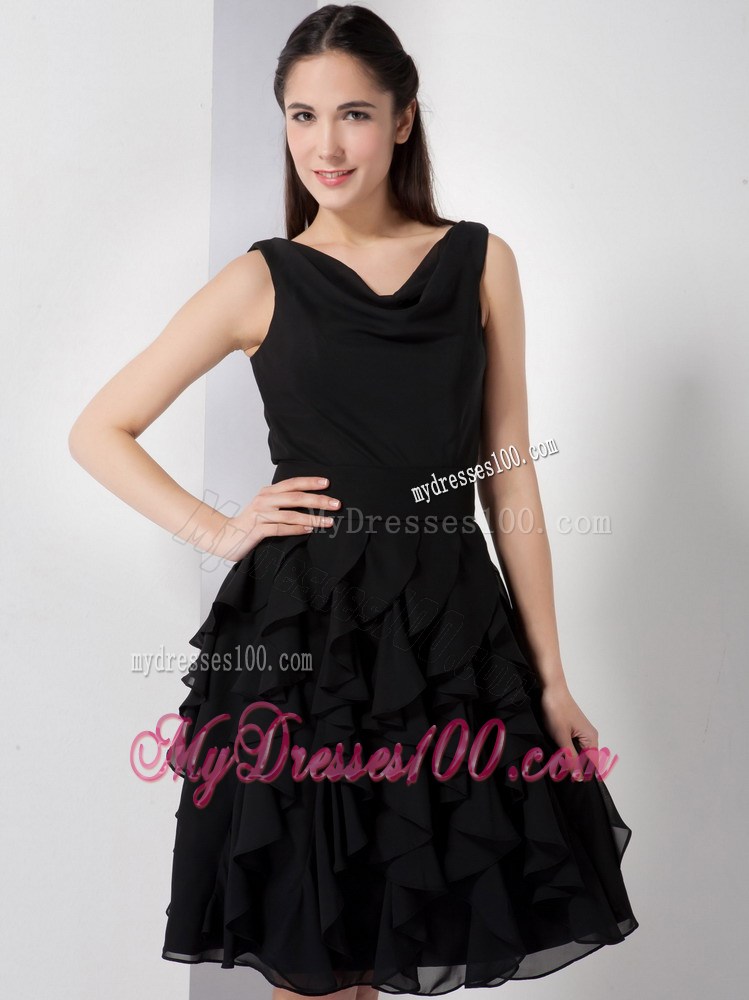 Gorgeous V-neck Knee-length Ruffles Layered Little Black Dresses