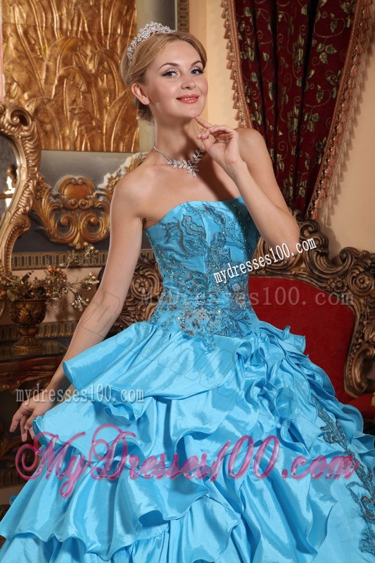 Popular Taffeta Ball Gown Dresses for Quinceanera with Appliques