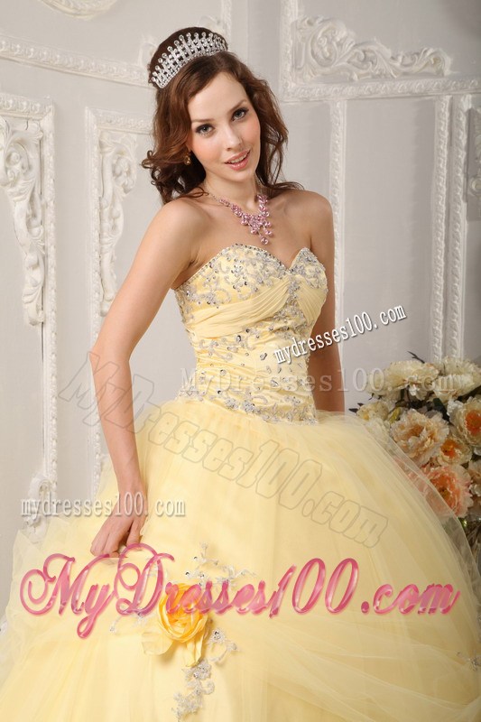 Pretty Puffy Organza Quince Dresses Decorated with Rhinestone