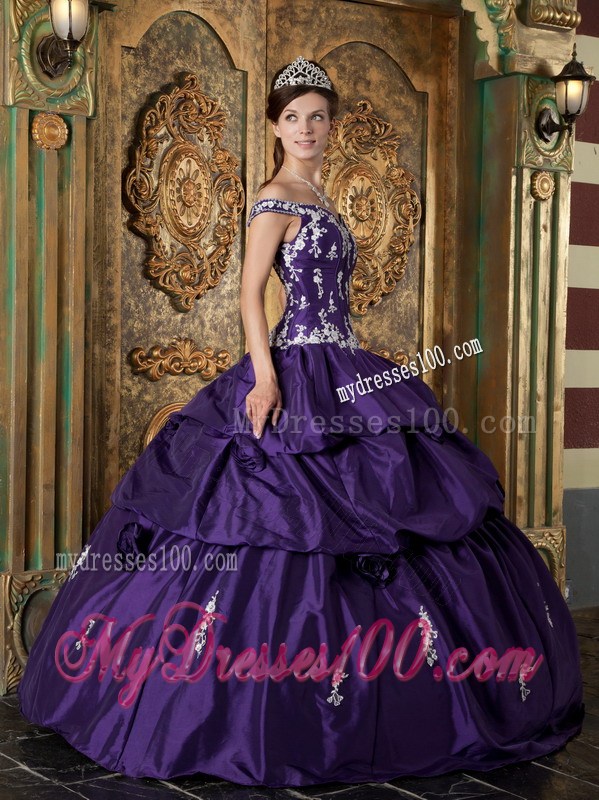 Off the Shoulder Purple Ruffles Quince Dresses with Embroidery