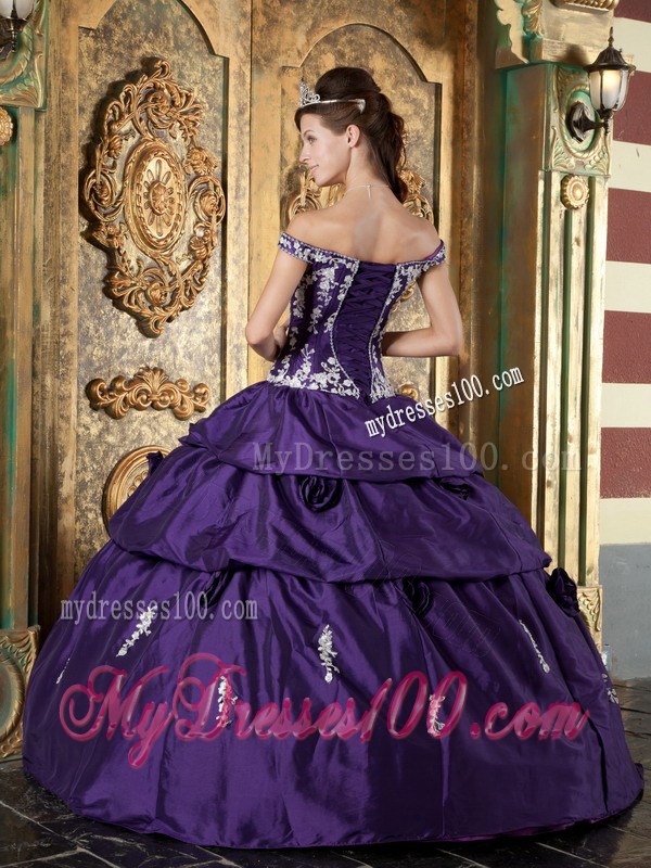 Off the Shoulder Purple Ruffles Quince Dresses with Embroidery