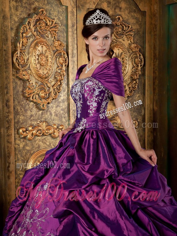 Purple Puffy Ruched Quince Dress with Shawls and Embroidery