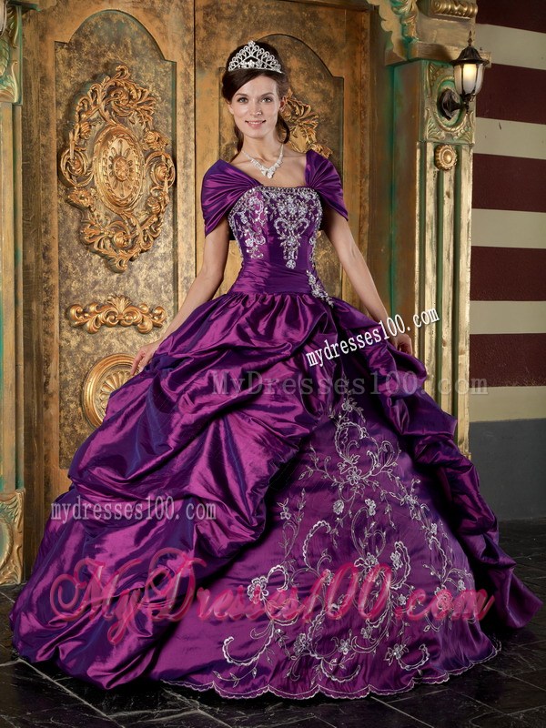 Purple Puffy Ruched Quince Dress with Shawls and Embroidery