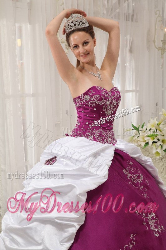Purple and White Puffy Quince Dresses with White Appliques