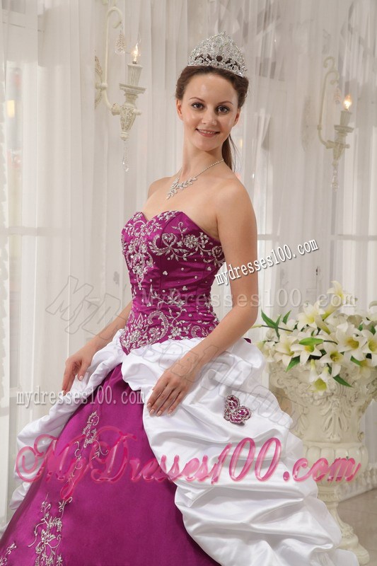Purple and White Puffy Quince Dresses with White Appliques
