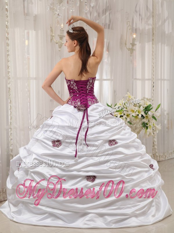 Purple and White Puffy Quince Dresses with White Appliques