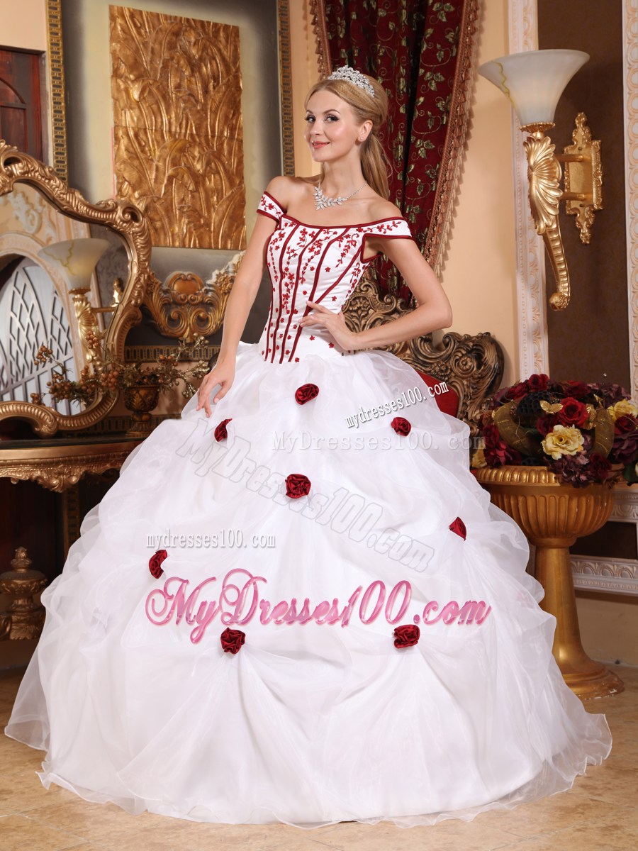 Off the Shoulder with Red Appliques Quince Dresses in White