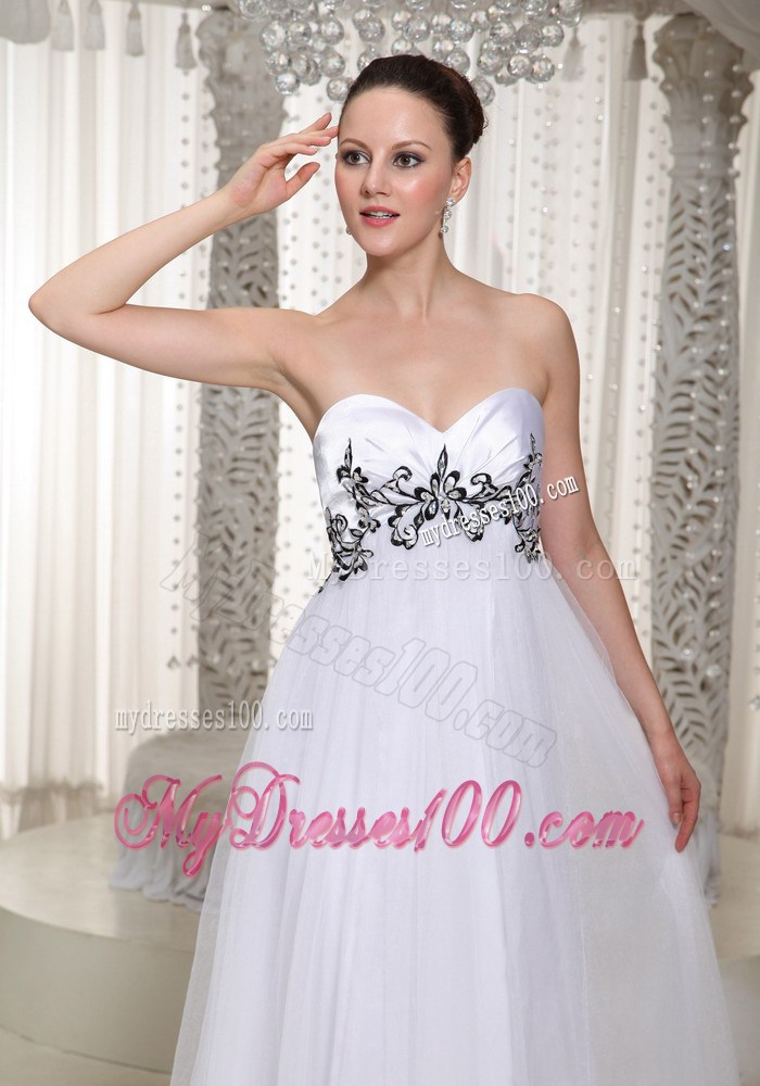 White Appliques Prom Dress For Formal Evening With Sweetheart Floor-length