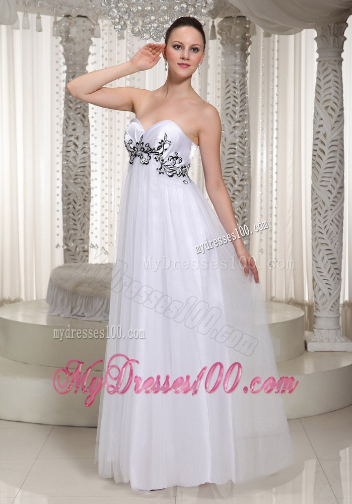 White Appliques Prom Dress For Formal Evening With Sweetheart Floor-length