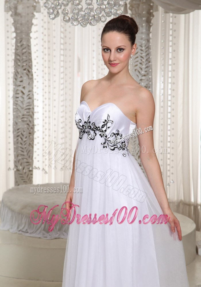White Appliques Prom Dress For Formal Evening With Sweetheart Floor-length