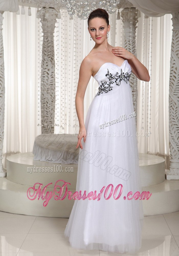 White Appliques Prom Dress For Formal Evening With Sweetheart Floor-length