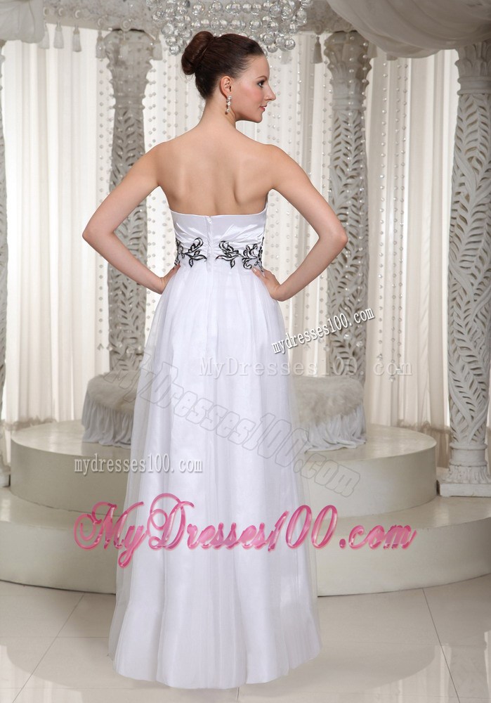 White Appliques Prom Dress For Formal Evening With Sweetheart Floor-length