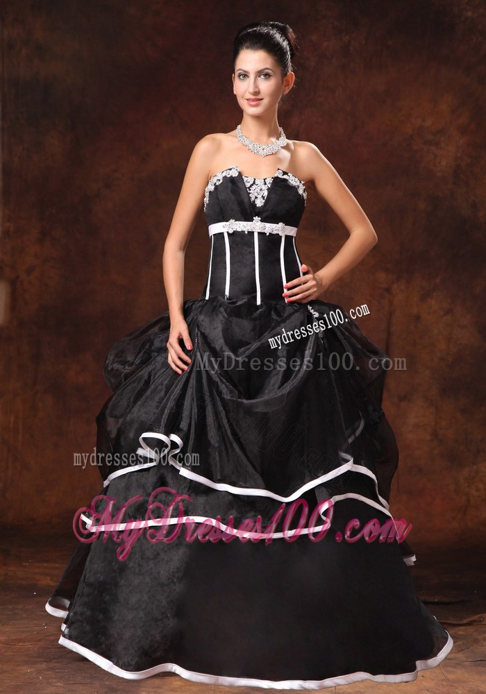 Black Strapless Appliques New Style Evening Gowns