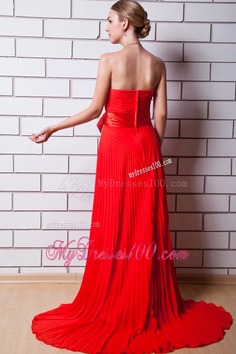 Red Column Strapless Evening Dress with Pleated Brush Train