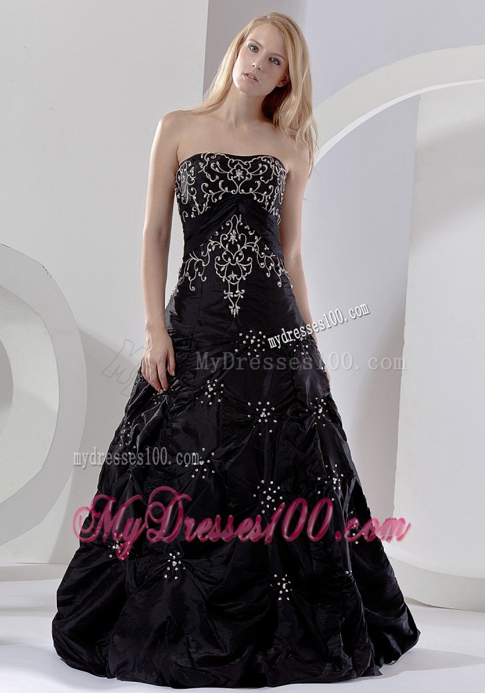 Embroidery Beading Decorated Bodice Black Evening Dress