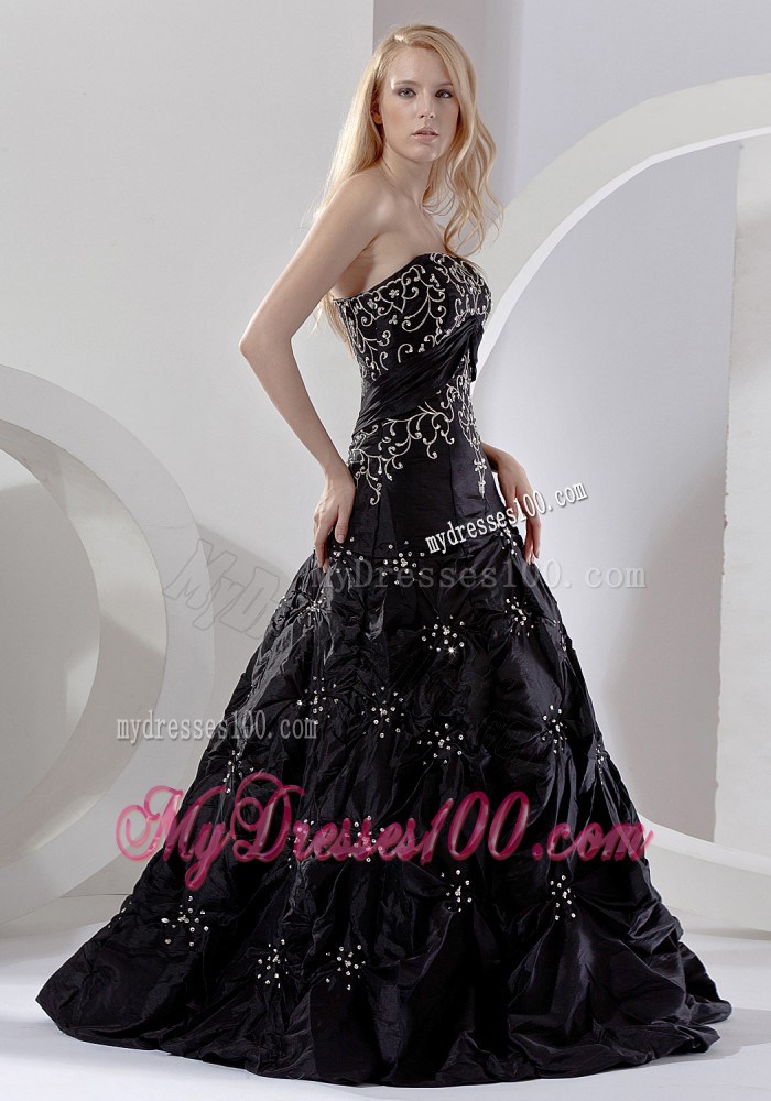 Embroidery Beading Decorated Bodice Black Evening Dress