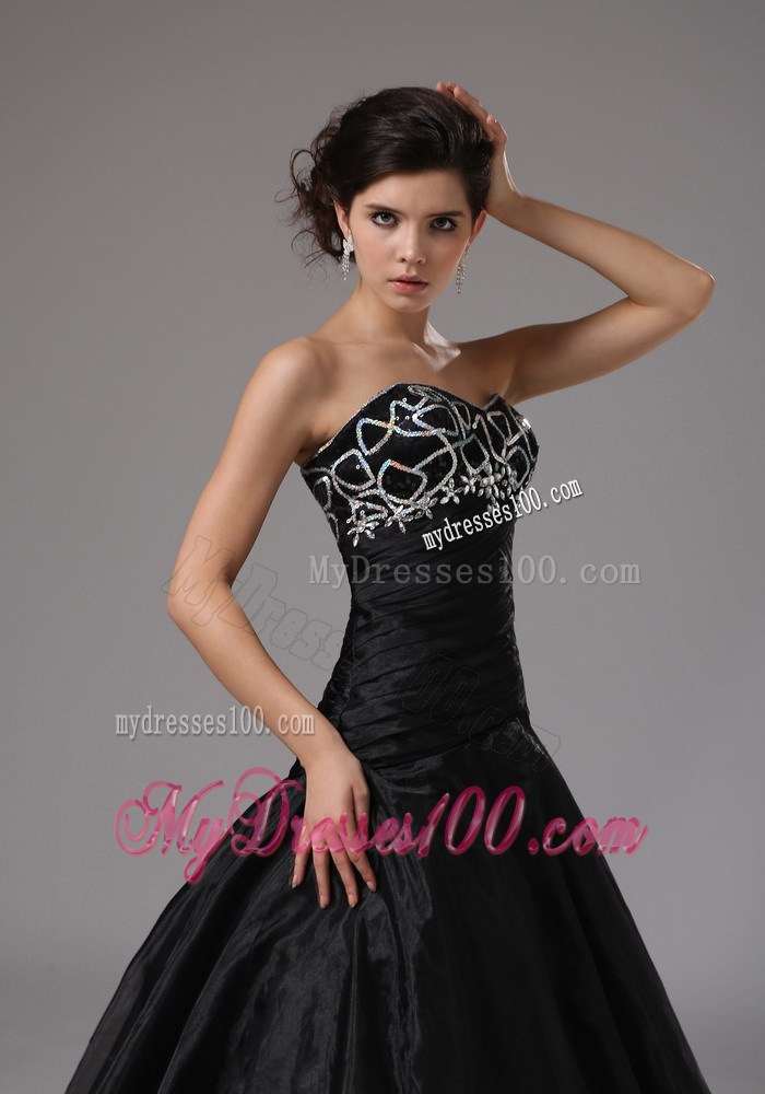 Sweetheart Black Evening Dress With Brush Train and Beaded