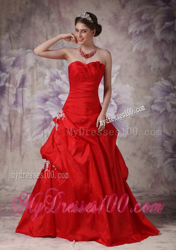 Red Sweetheart Evening Dress Appliques Brush Train