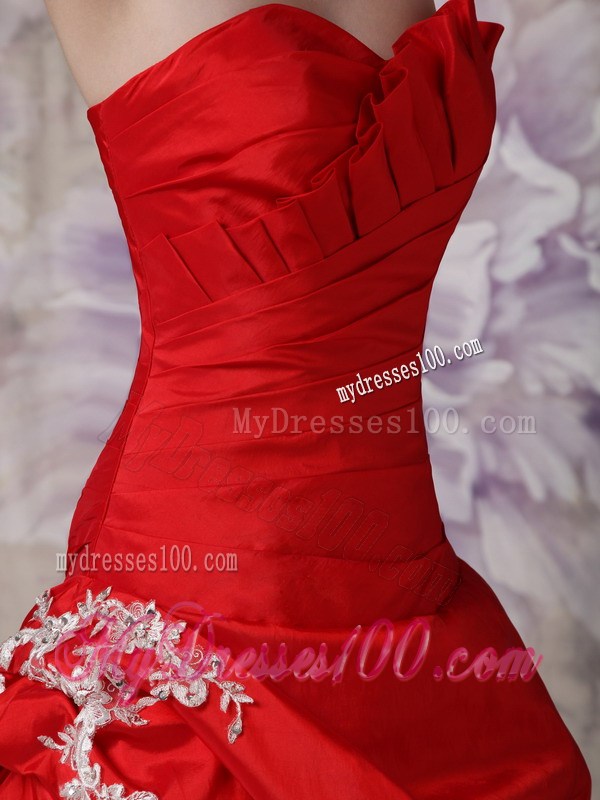 Red Sweetheart Evening Dress Appliques Brush Train