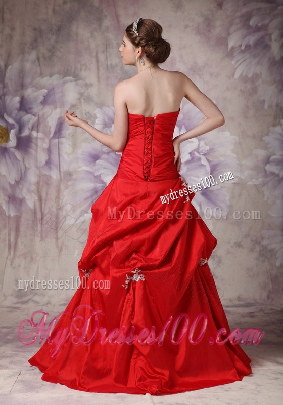 Red Sweetheart Evening Dress Appliques Brush Train