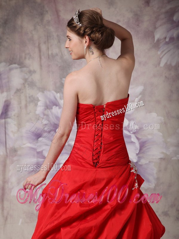 Red Sweetheart Evening Dress Appliques Brush Train