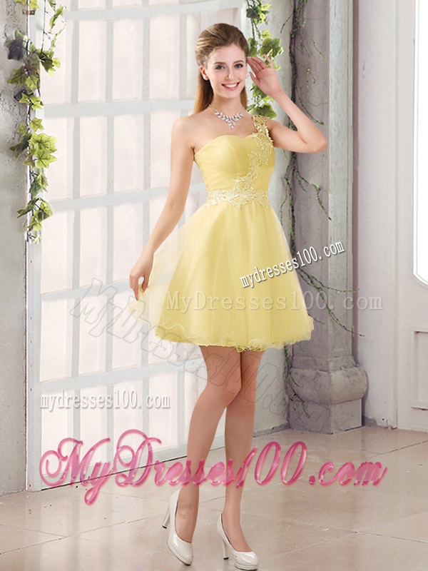 Appliques A Line Mini Length Bridesmaid Dress with One Shoulder