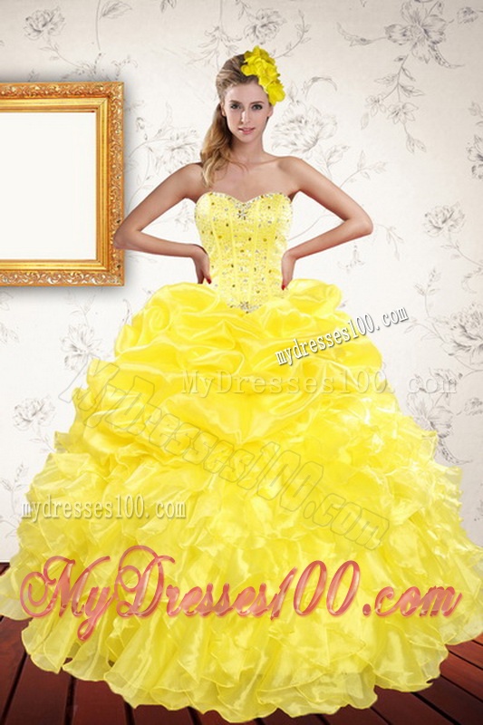 Classical 2016 Yellow Quinceanera Dresses with Beading and Ruffles