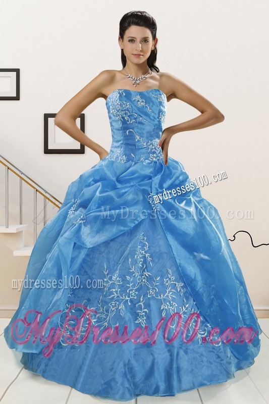 Classical Baby Blue 2016 Quinceanera Dresses with Embroidery