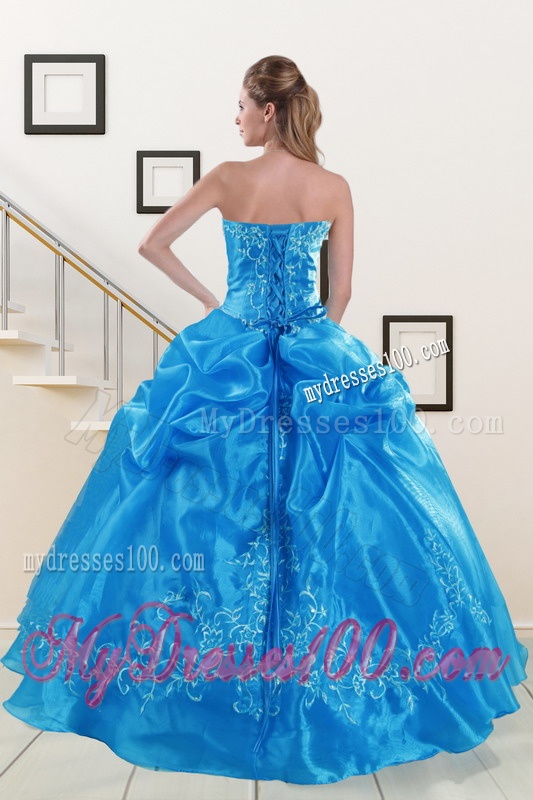 Classical Baby Blue 2016 Quinceanera Dresses with Embroidery