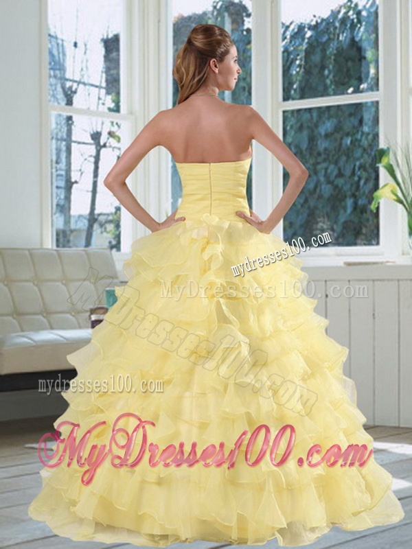 2016 Yellow Sweetheart Quinceanera Dress with Beading and Ruffled Layers