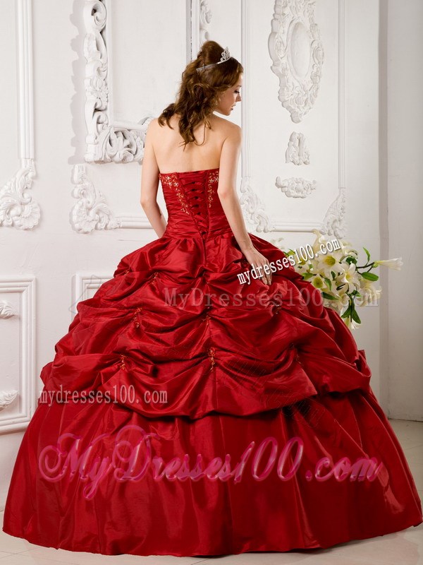 Luxury and Grace Blood Red Appliques Pick-ups Sweet 15 16 Dress