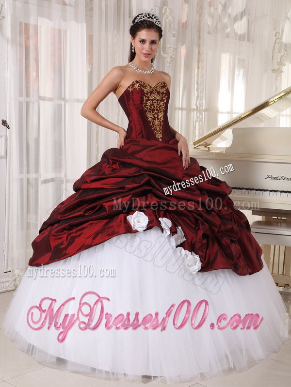 Latest Burgundy and White Quinceanera Dresses Appliques Handmade Flower