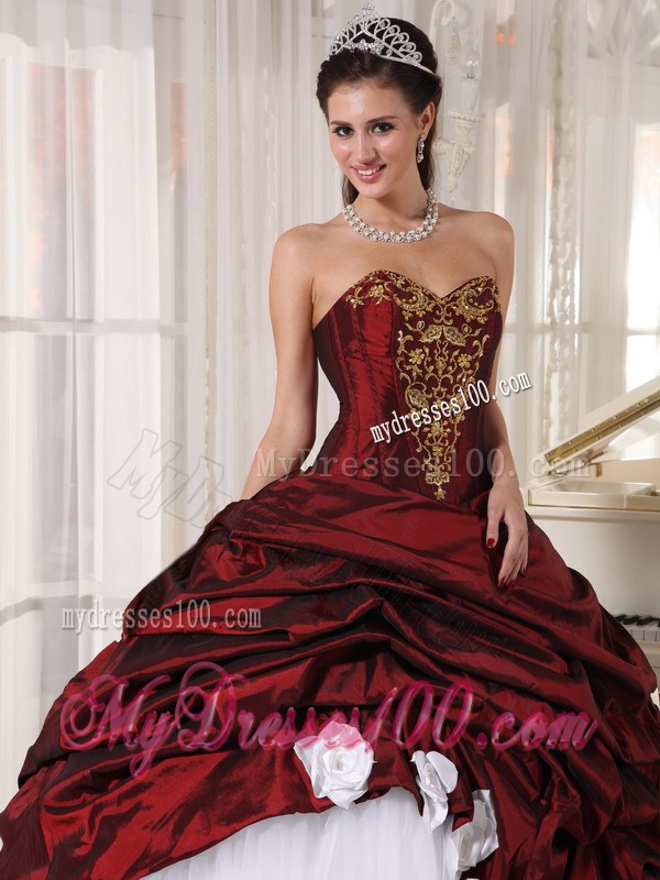 Latest Burgundy and White Quinceanera Dresses Appliques Handmade Flower