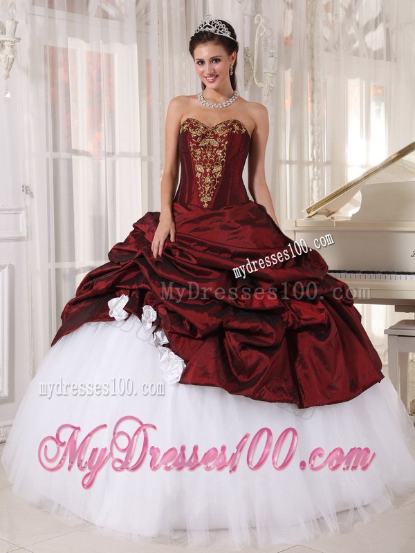 Latest Burgundy and White Quinceanera Dresses Appliques Handmade Flower