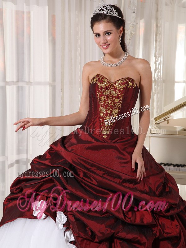 Latest Burgundy and White Quinceanera Dresses Appliques Handmade Flower