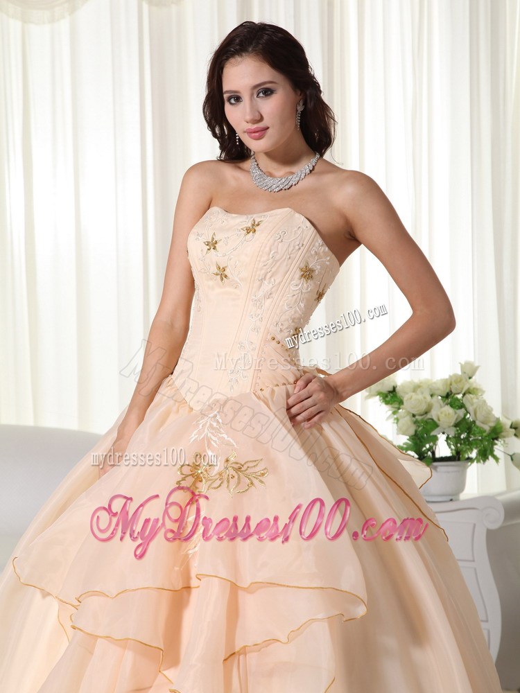 Star Embroidery Ruffles Champagne Sweet 15 Dresses in Fashion