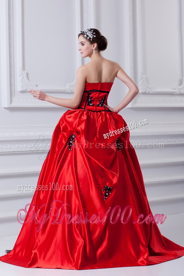 Cheap Strapless Appliques Pick-ups Black and Red Quinceanera Dress with Brush Train