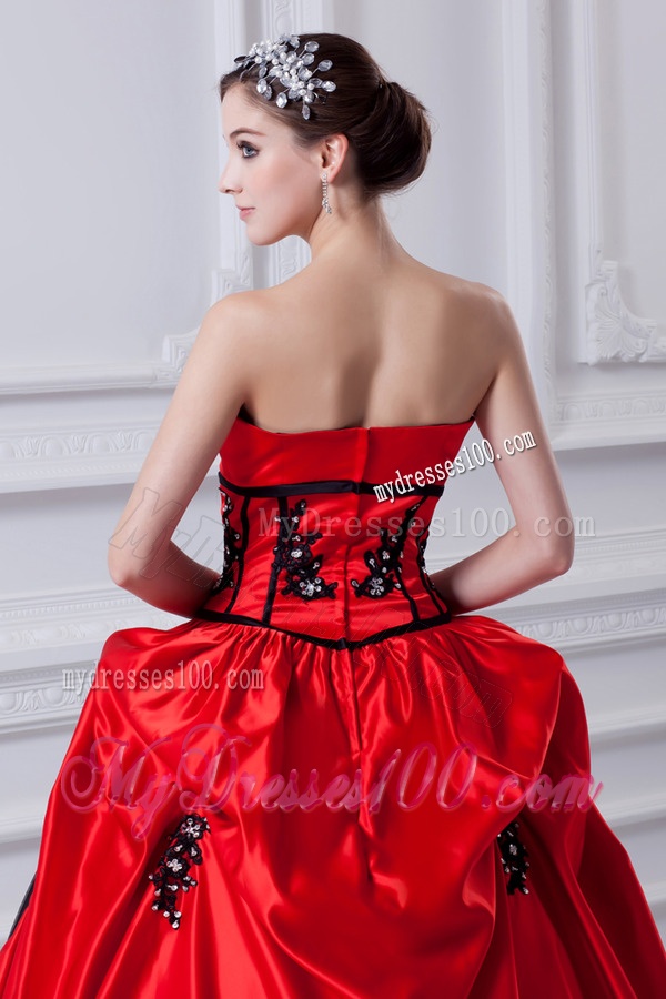 Cheap Strapless Appliques Pick-ups Black and Red Quinceanera Dress with Brush Train