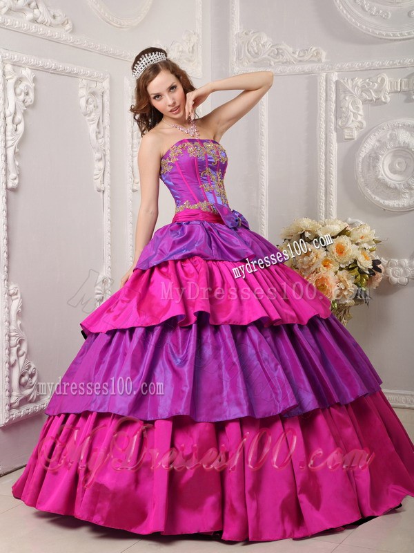 Extravagant Two-toned Corset Back Appliques Quinceanera Dresses