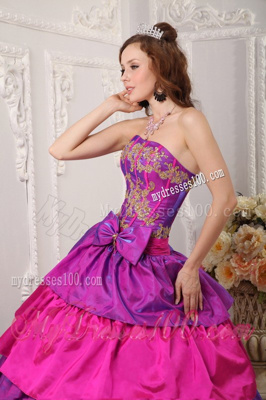 Extravagant Two-toned Corset Back Appliques Quinceanera Dresses