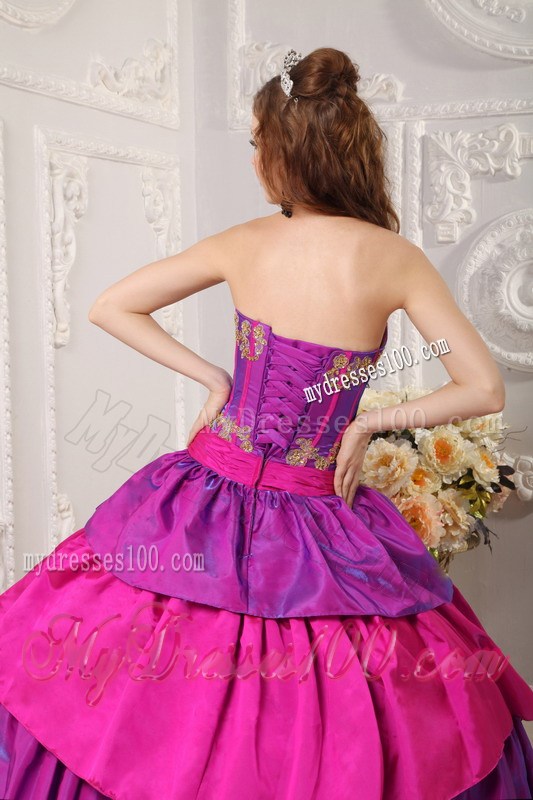 Extravagant Two-toned Corset Back Appliques Quinceanera Dresses
