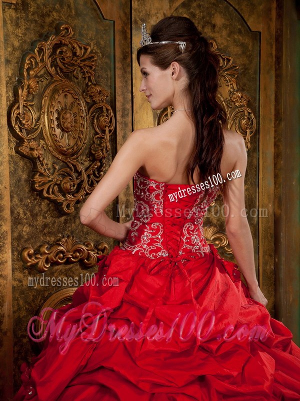 Appliques Red Pick Ups Ball Gown Sweet 16 Dresses in Fashion