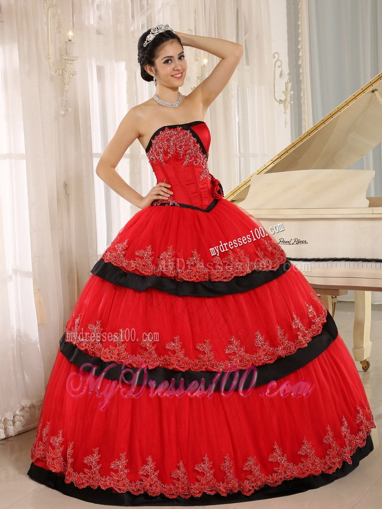 Red Puffy Lace-up Back Quinceanera Dresses with Lace Appliques