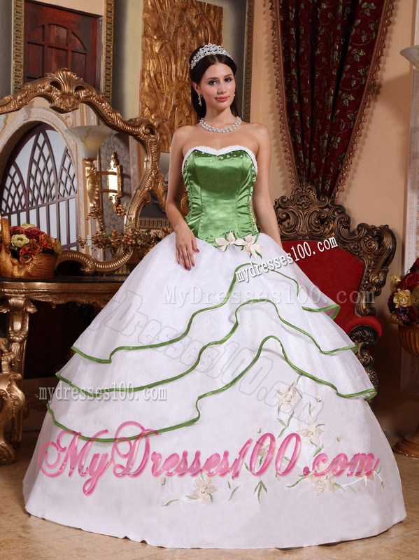 Embroidery Ball Gown Strapless Quinceanera Dresses in White and Green