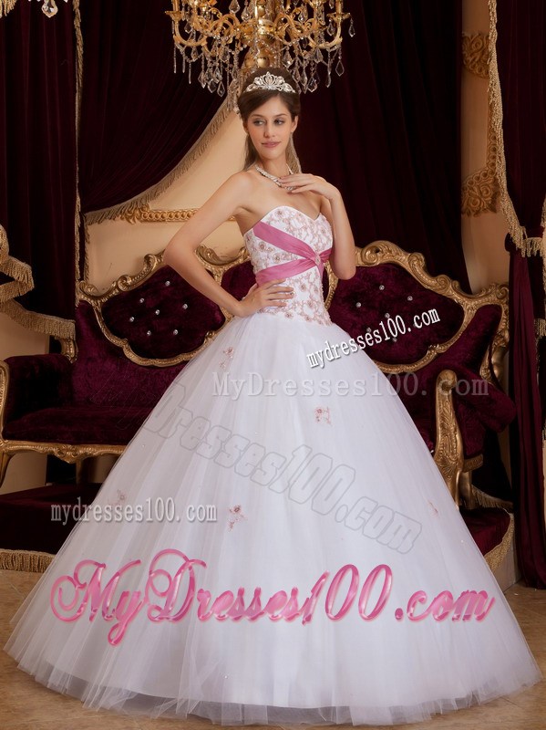 Ribbons Appliques White Quinceanera Dresses in the Mainstream