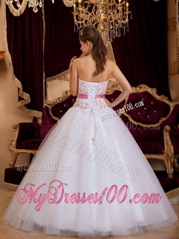 Ribbons Appliques White Quinceanera Dresses in the Mainstream
