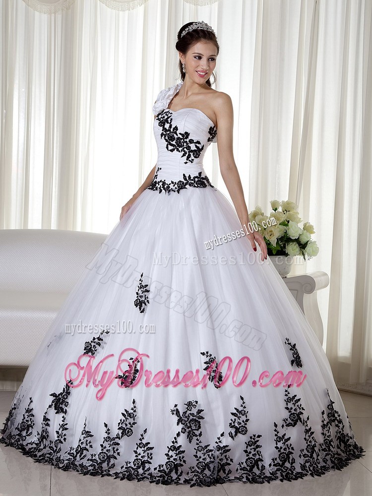 White One Shoulder Quinceanera Dresses with Black Lace Appliques