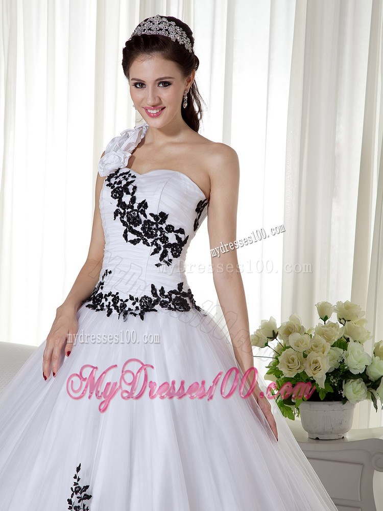 White One Shoulder Quinceanera Dresses with Black Lace Appliques