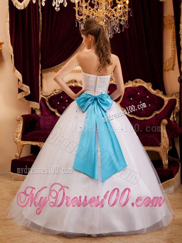 Ribbon Appliques White Quinceanera Dresses Strapless in Fashion