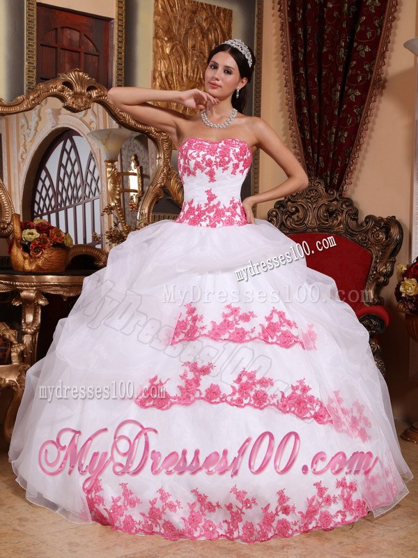 White Sweetheart Organza Quinceanera Dress with Lace Appliques
